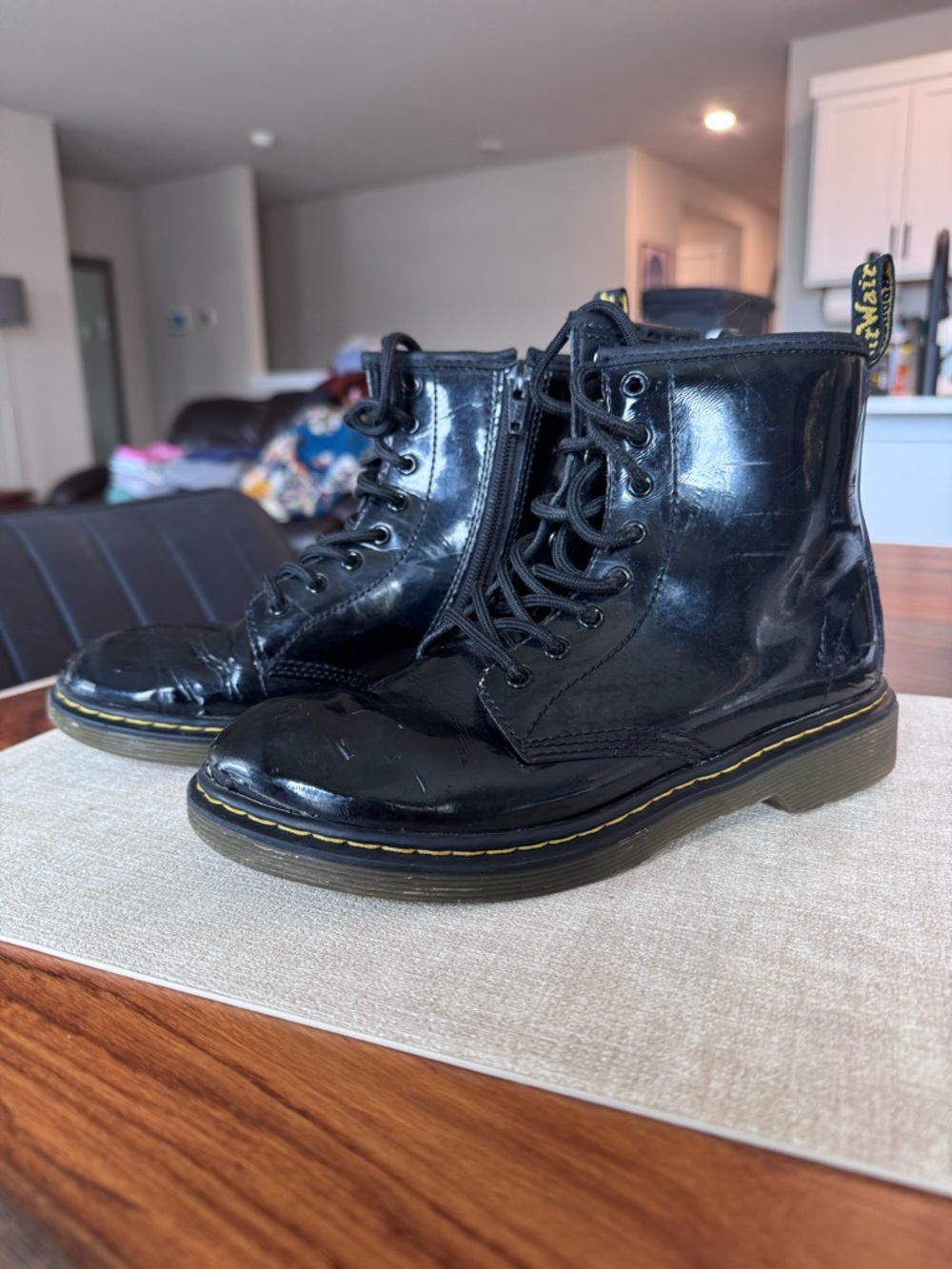 Dr. Martens JUNIOR 1460 PATENT LEATHER LACE UP BOOTS Boys 4 / Girls 5 / EU36
